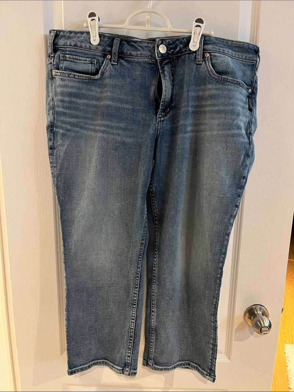 Silver Jeans Women's Light Blue Cropped Straight Leg